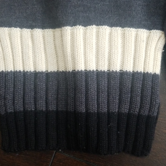 Juicy Couture gray live for juicy scarf worn 1x - Picture 3 of 4